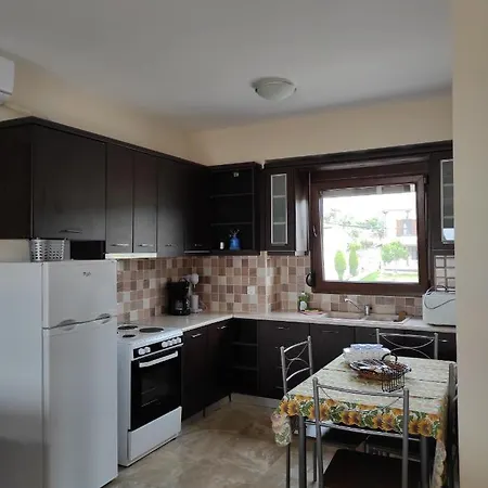 Apartment Iris Nikiti (Sithonia)