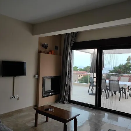 Iris Apartment *